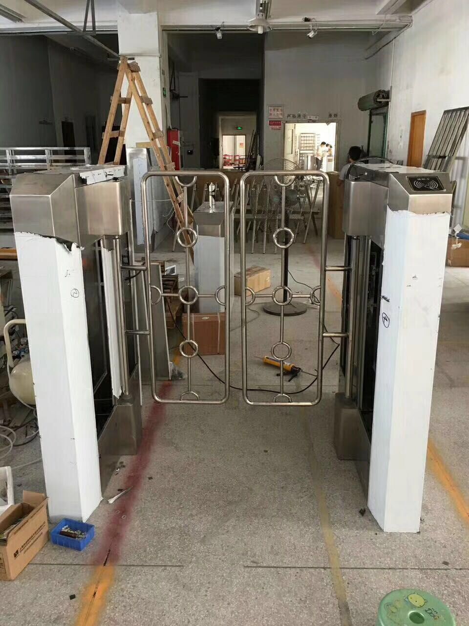 蒲江县防跨越摆闸